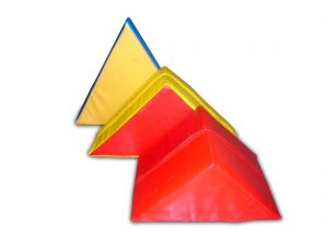 Треугольник 90х60х14см (поролон, винилискожа)